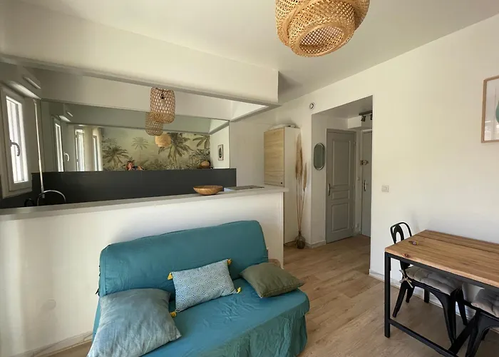 Climatise Avec Balcon A 10 Mn Des Plages