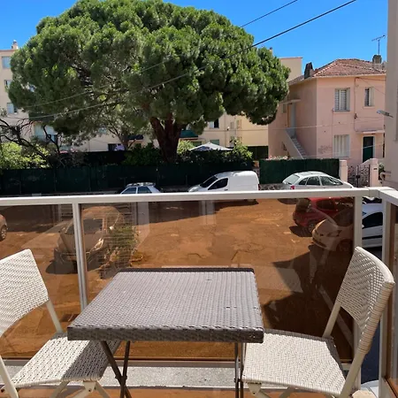 Climatise Avec Balcon A 10 Mn Des Plages * Saint-Raphael (Var)